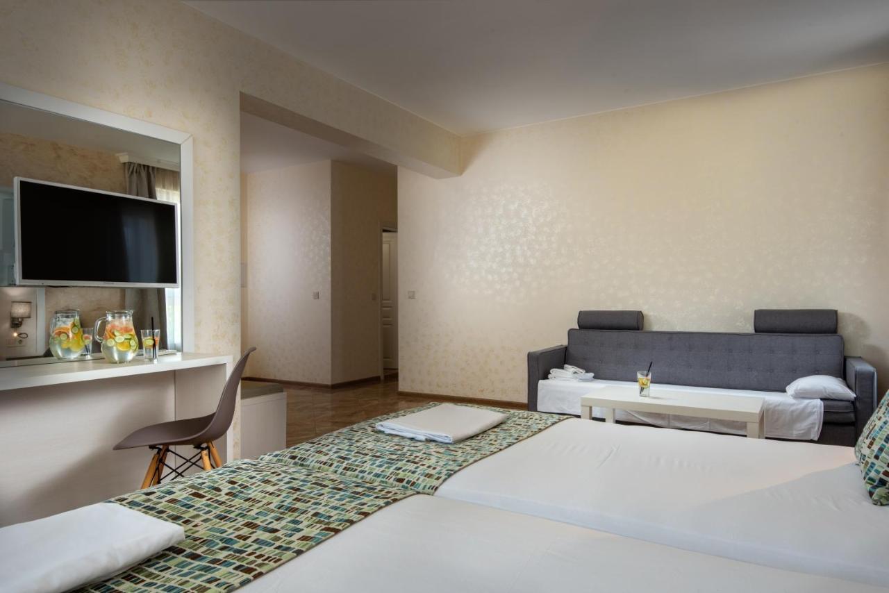 Marina Sands Bijou Boutique Is An Excellent Choice For Travelers Visiting Obzor Exteriör bild